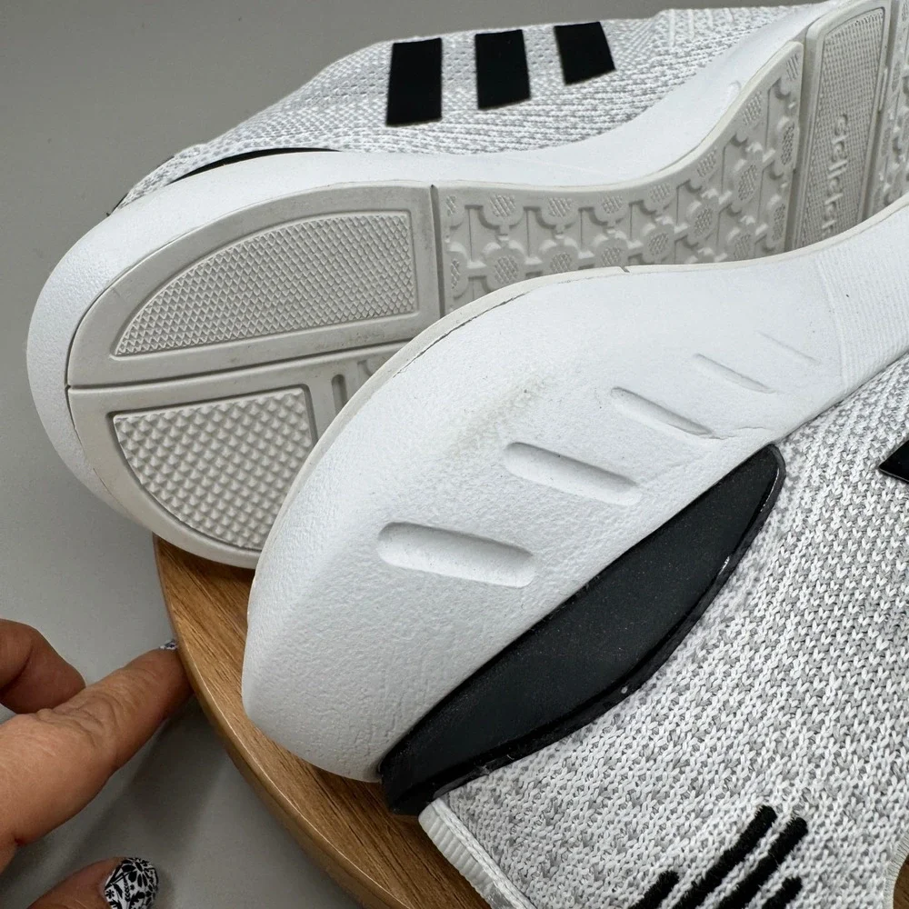 Adidas Swift Run 22 W Sneakers Size 8.5 Grey White Athletic‎ Running GV7969